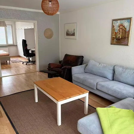 Large And Comfy 2br In Uptown
